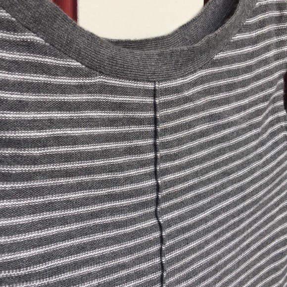 Trouve Sz Sm Cold Shoulder Long Sleeved Sweater - Picture 3 of 6